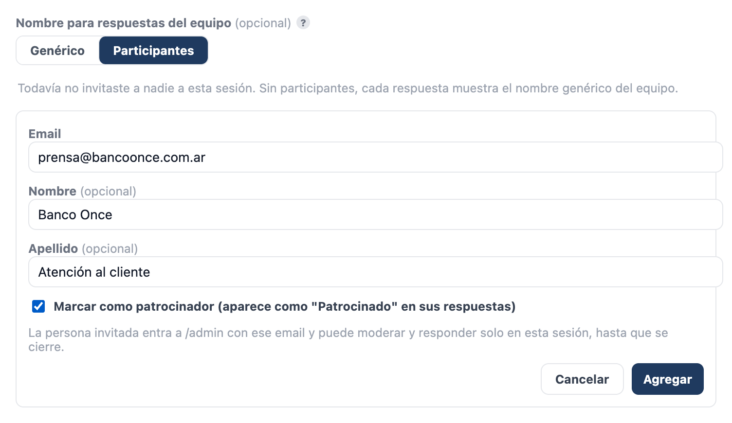 Formulario para invitar a un participante en una sesión de Preguntas en vivo, con el campo de email, nombre, apellido y la casilla 'Marcar como patrocinador'
